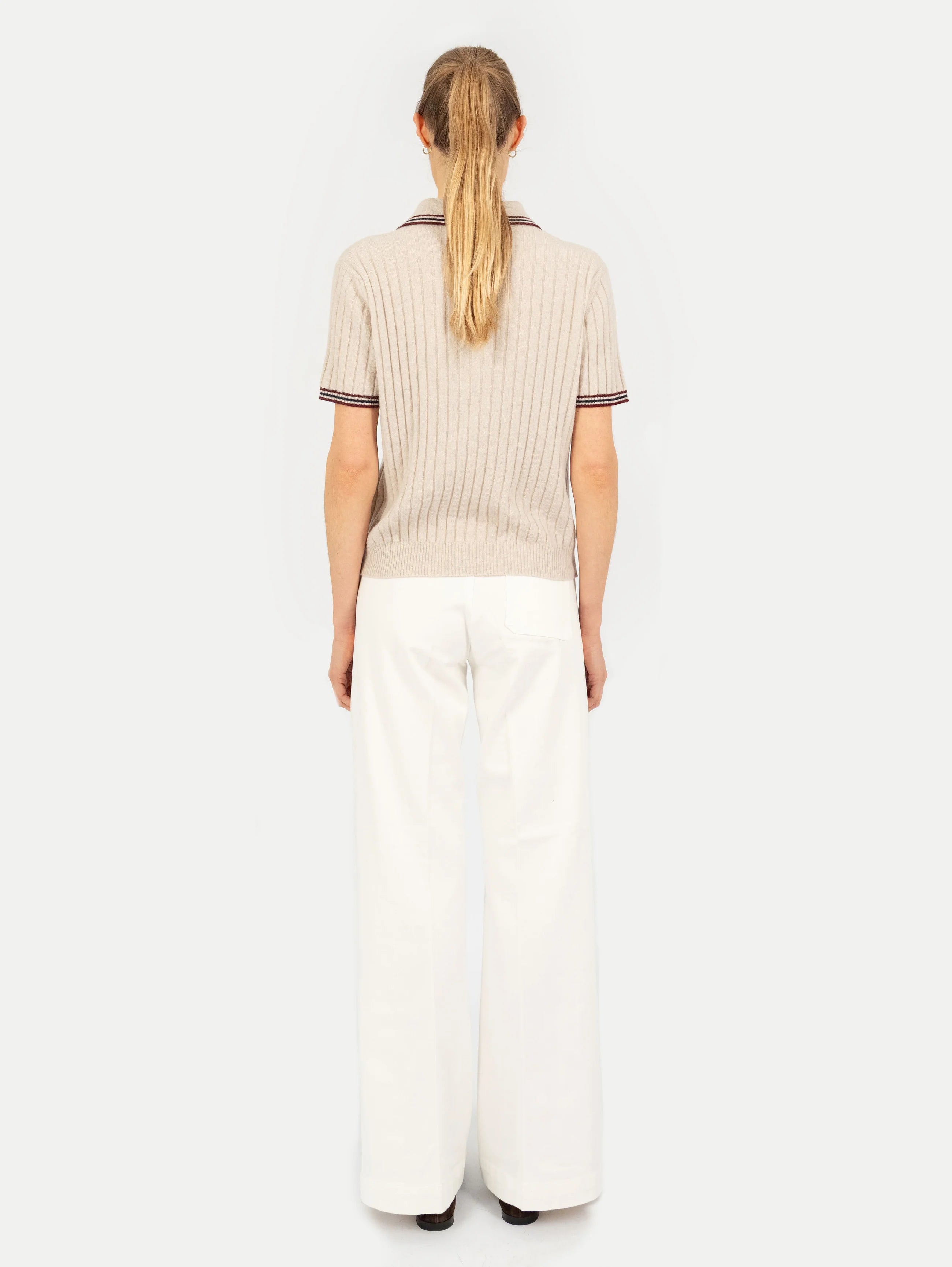LEA POLO IN SAND